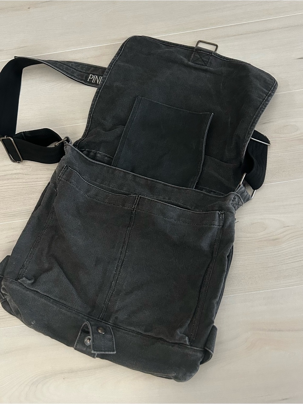 pink floyd messenger bag - Picture 5 of 14